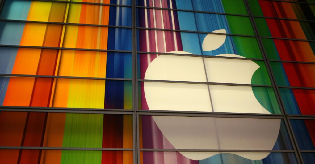 Wall Street ora Apple vale pi di 2mila miliardi di . In Europa
